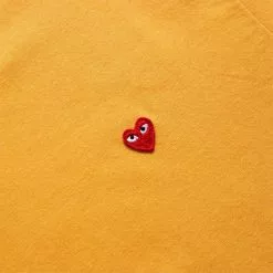 Comme Des Garçons Play SMALL RED HEART T-SHIRT YELLOW 8 Comme Des Garçons Play SMALL RED HEART T-SHIRT YELLOW -Bottoms Sales Store COMMEDESGARCONSPLAYMENST SHIRTYELLOWSP1T314 3 grande